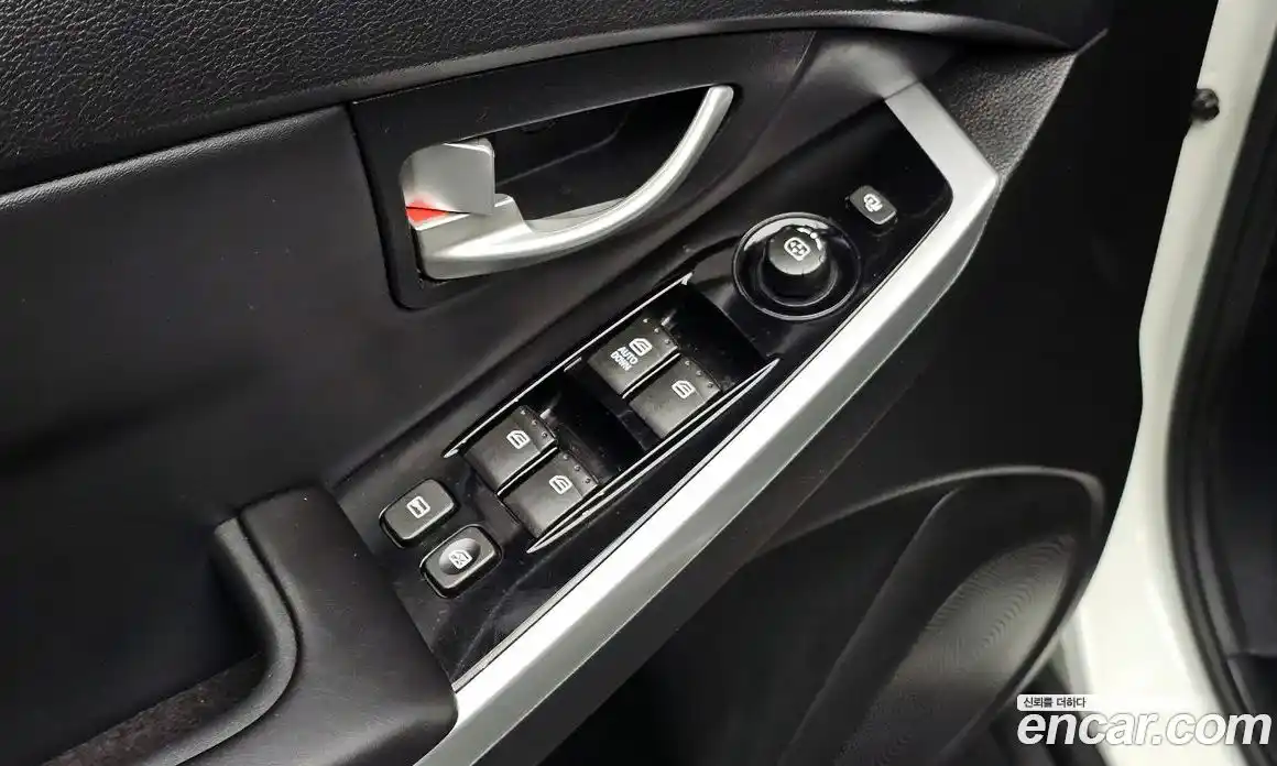 SsangYong Korando 2014 2.0 Механическая в Москве № 1011051, фото 18