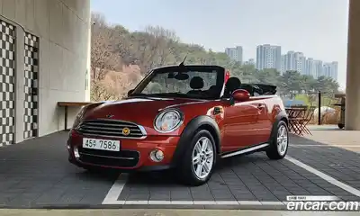 Mini Cooper Convertible, 2011
