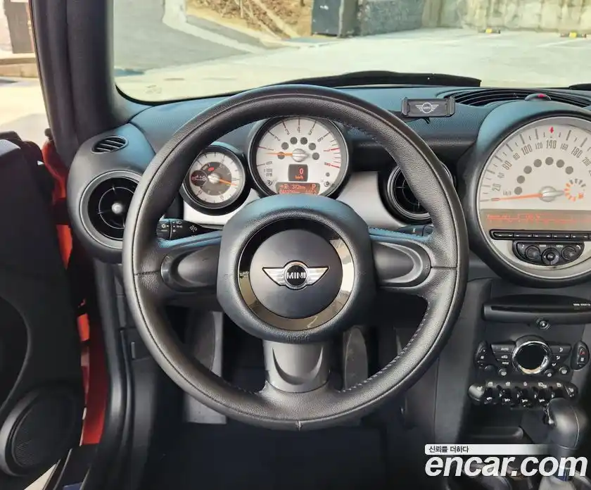 Mini Cooper Convertible 2011 1.6 гидро в Москве № 1014107, фото 14