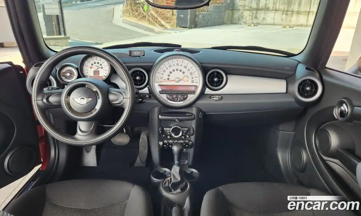 Mini Cooper Convertible 2011 1.6 гидро в Москве № 1014107, фото 7