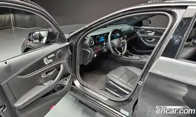 Mercedes-Benz E-Class 2022 2.0 гидро в Москве № 140254, миниатюра 11