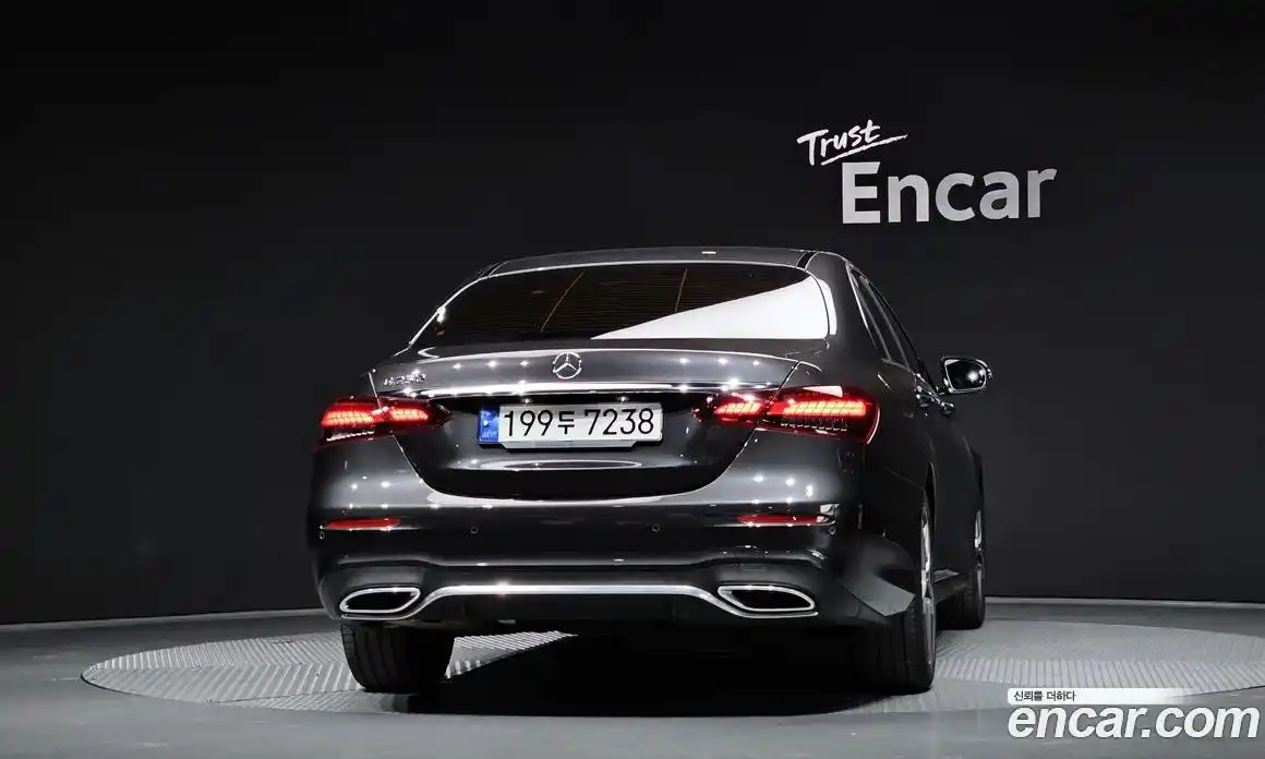 Mercedes-Benz E-Class 2022 2.0 гидро в Москве № 140254, фото 4