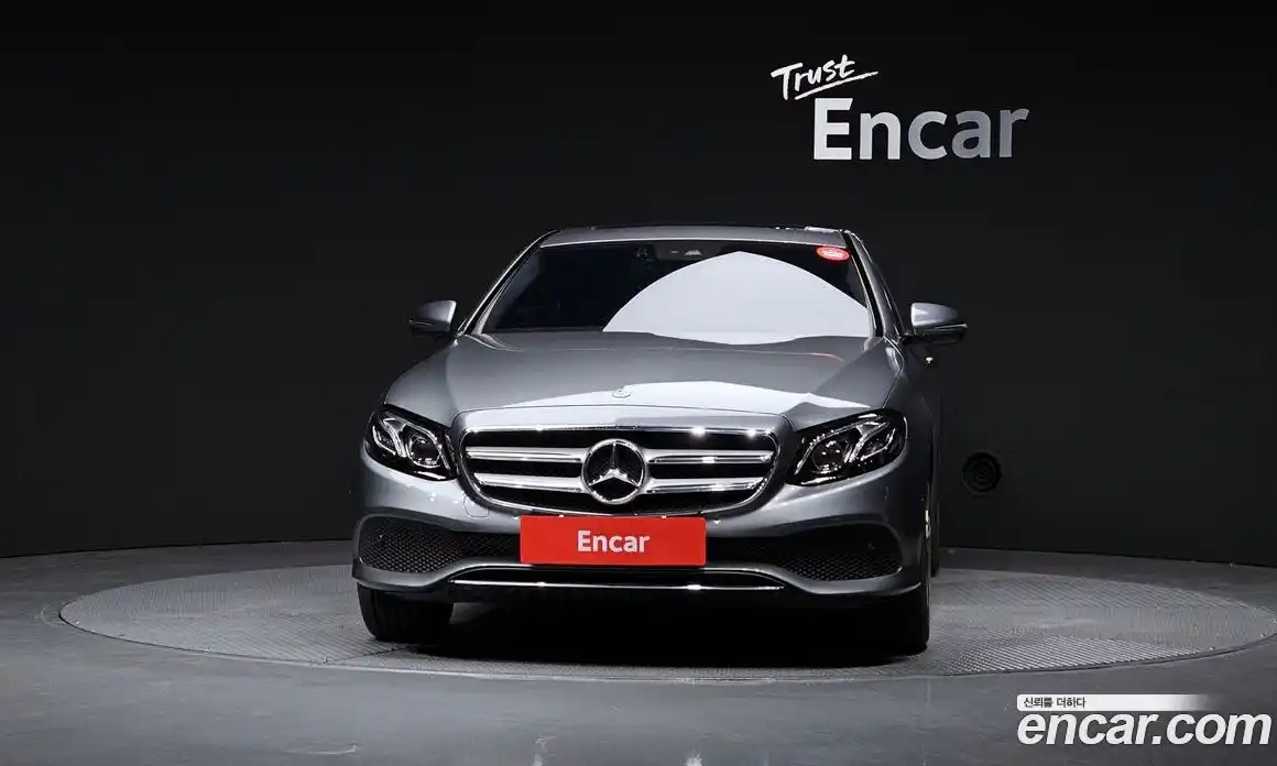 Mercedes-Benz E-Class 2019 1.9 гидро в Москве № 142679, фото 3