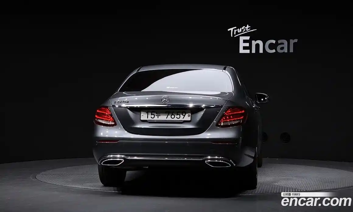 Mercedes-Benz E-Class 2019 1.9 гидро в Москве № 142679, фото 4