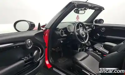 Mini Cooper Convertible 2021 1.5 гидро в Москве № 158952, миниатюра 11