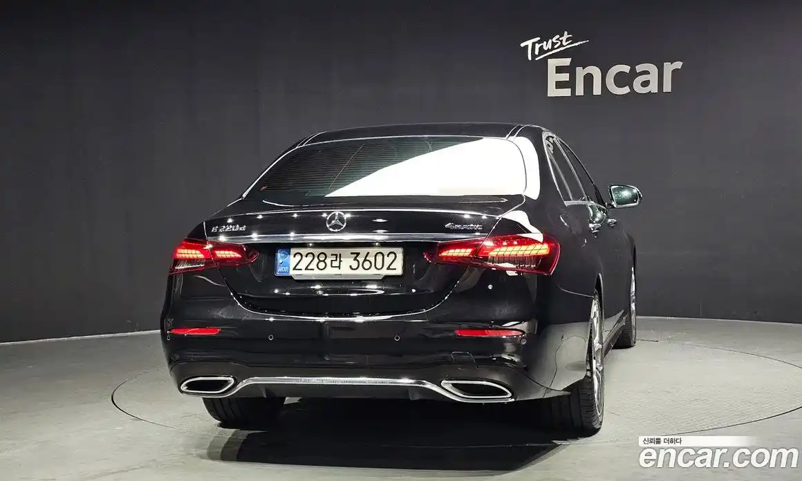 Mercedes-Benz E-Class 2021 1.9 гидро в Москве, фото 4