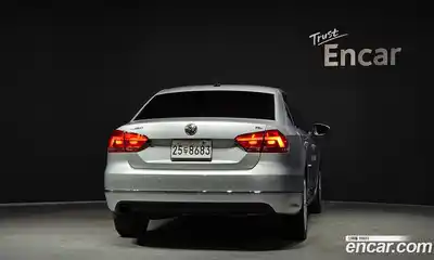 Volkswagen Passat 2014 2.0 гидро в Москве № 168995, миниатюра 4