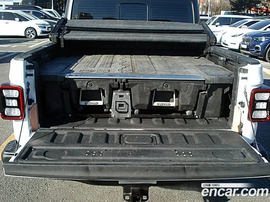 Jeep Gladiator 2022 3.6 гидро в Москве № 169978, фото 18