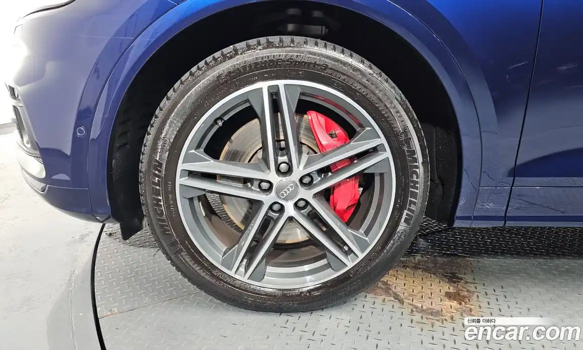 Audi SQ5 2020 3.0 гидро в Москве № 195933, фото 4