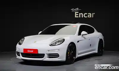 Porsche Panamera, 2015