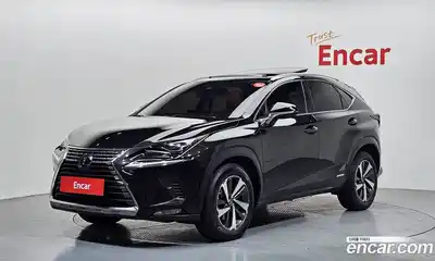 Lexus NX, 2020