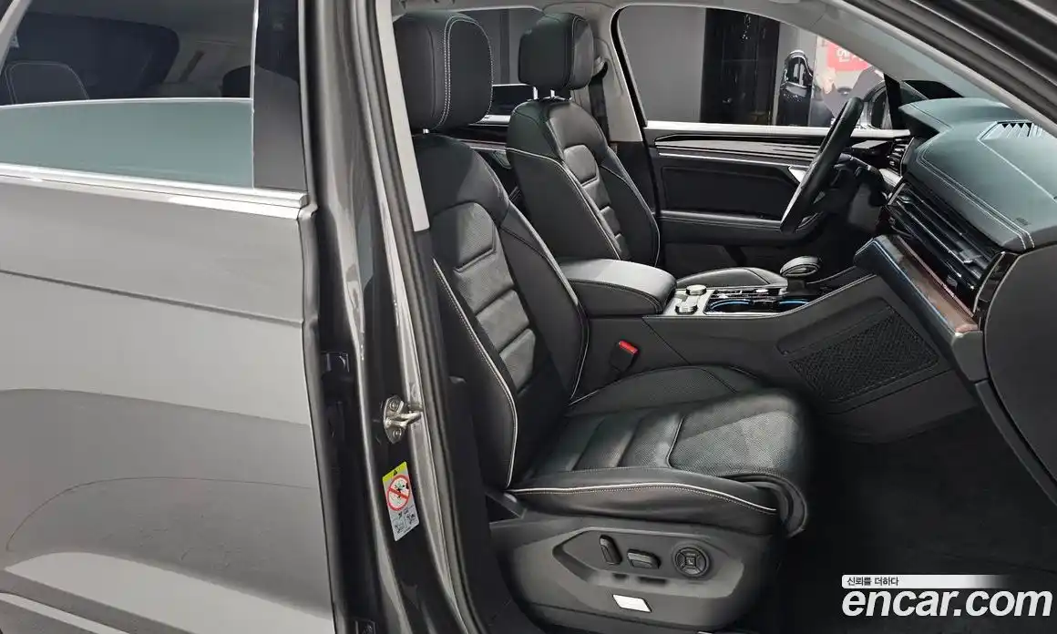 Volkswagen Touareg 2024 3.0 гидро в Москве № 199089, фото 9