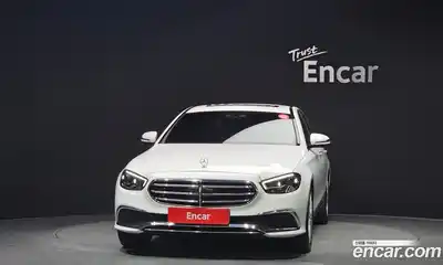 Mercedes-Benz E-Class 2022 2.0 гидро, миниатюра 3