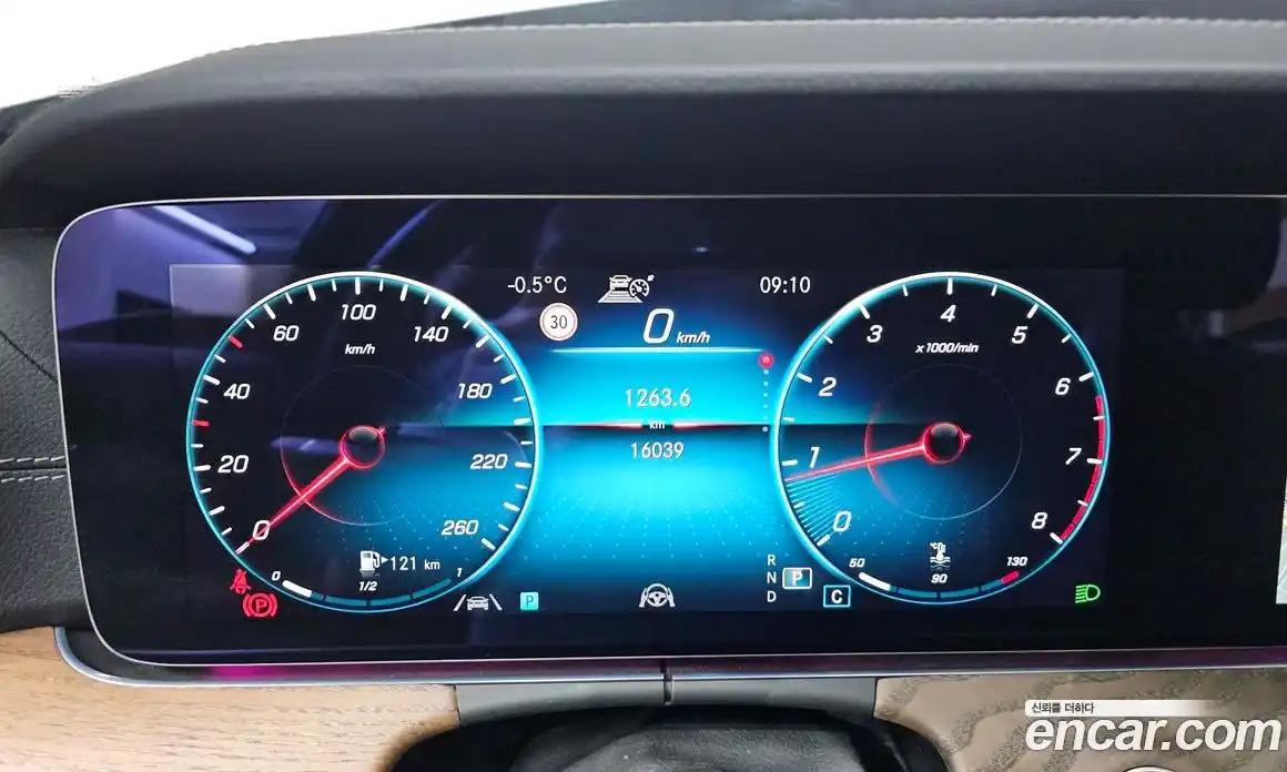Mercedes-Benz E-Class 2022 2.0 гидро, фото 8