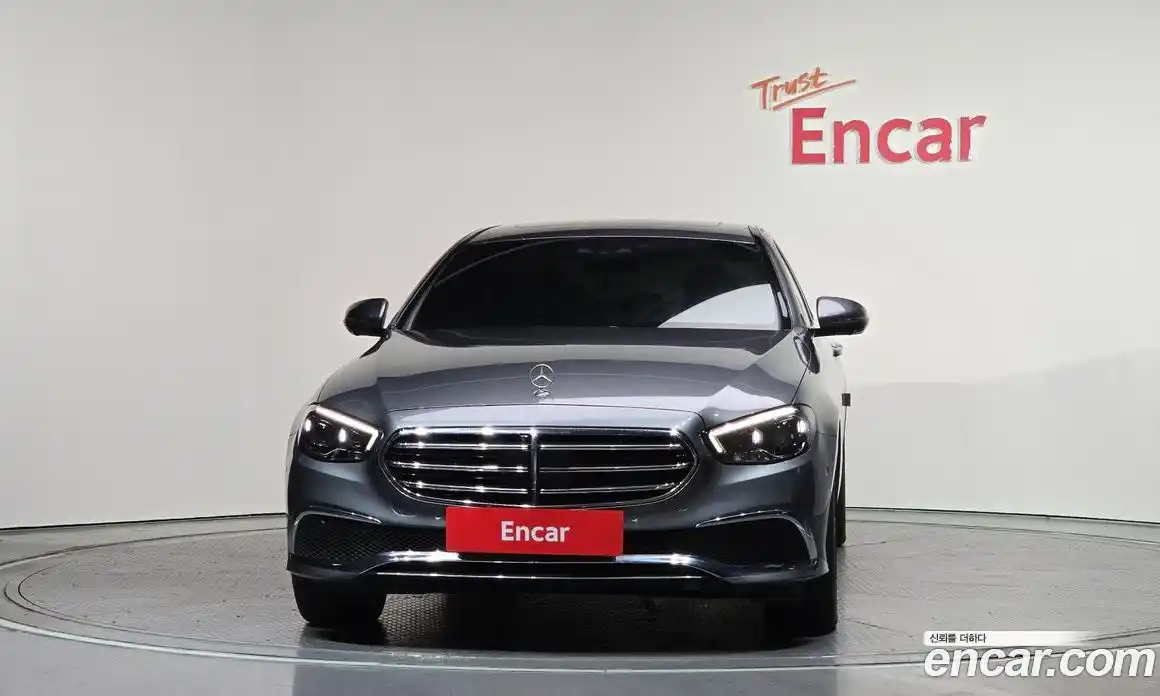 Mercedes-Benz E-Class 2022 2.0 гидро, фото 3
