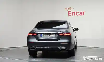 Mercedes-Benz E-Class 2022 2.0 гидро, миниатюра 4