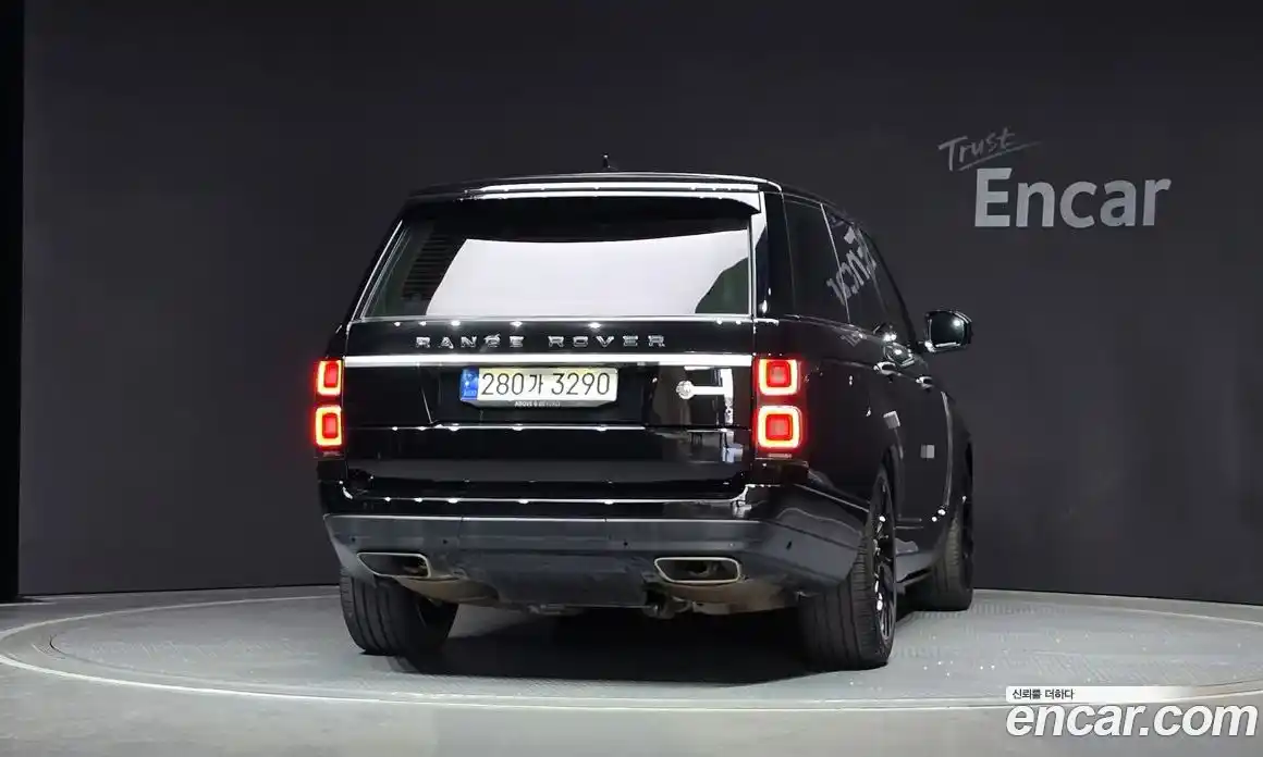 Land Rover Range-Rover 2021 3.0 гидро в Москве № 213386, фото 4