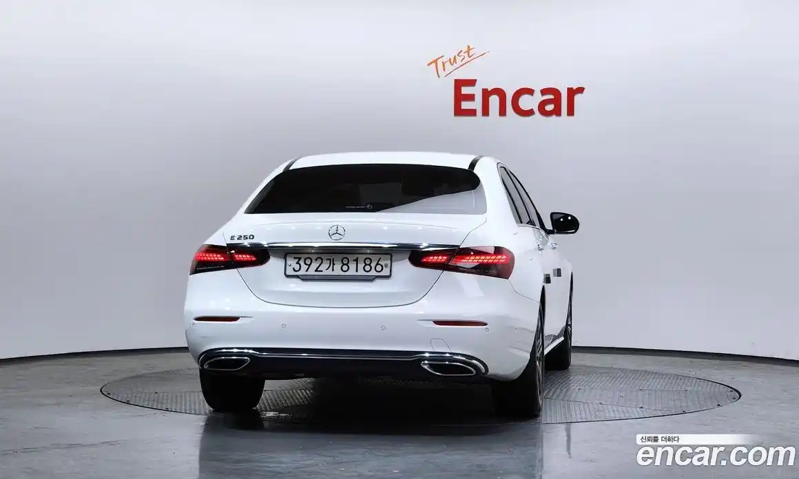 Mercedes-Benz E-Class 2021 2.0 гидро, фото 4