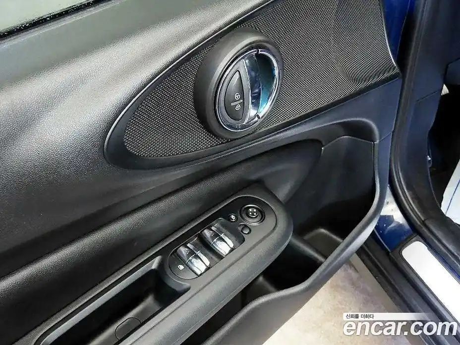 Mini Clubman 2018 1.5 гидро в Москве № 226789, фото 13