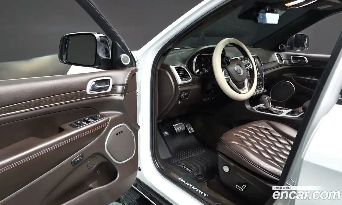 Jeep Cherokee 2018 3.0 гидро в Москве № 232682, фото 11