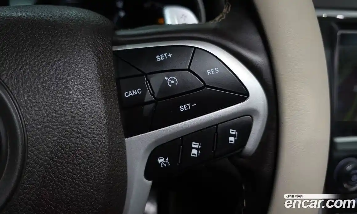 Jeep Cherokee 2018 3.0 гидро в Москве № 232682, фото 19
