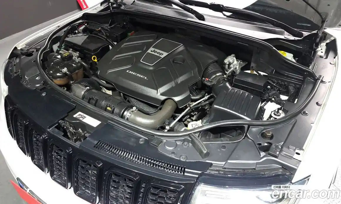 Jeep Cherokee 2018 3.0 гидро в Москве № 232682, фото 6