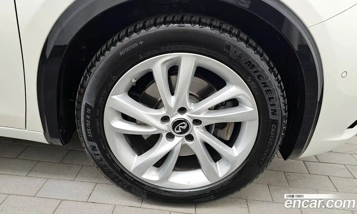 Infiniti Q30 2019 2.0 гидро в Москве № 256122, фото 4