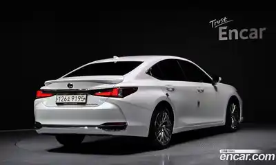 Lexus ES 2023 2.5 гидро в Москве № 275619, миниатюра 2