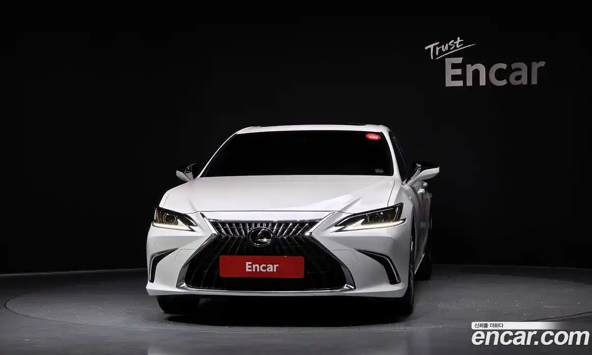 Lexus ES 2023 2.5 гидро в Москве № 275619, фото 3
