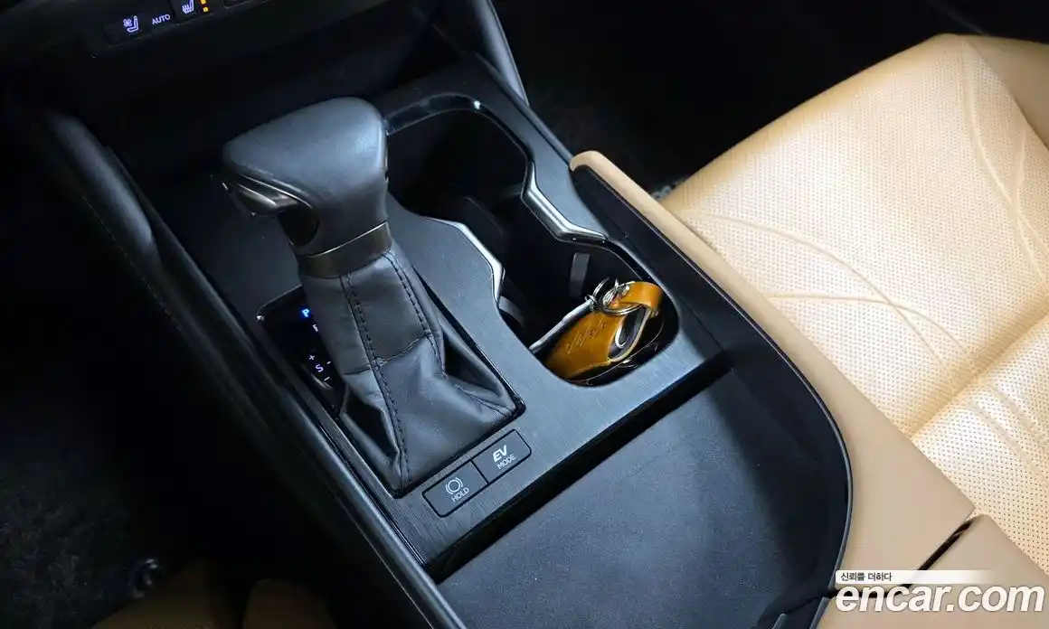 Lexus ES 2023 2.5 гидро в Москве № 275619, фото 9