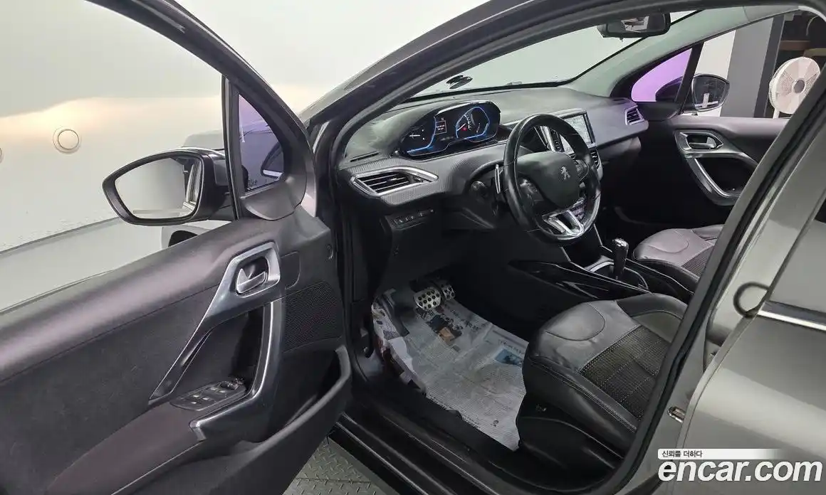 Peugeot 2008 2015 1.6 гидро в Москве № 284518, фото 11