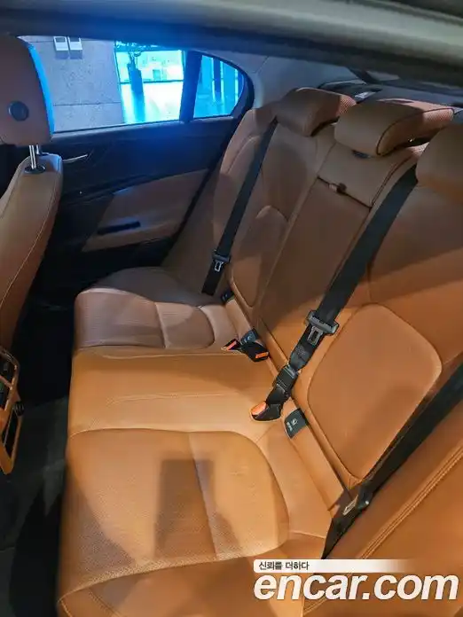 Jaguar XE 2016 2.0 гидро в Москве № 305207, фото 17
