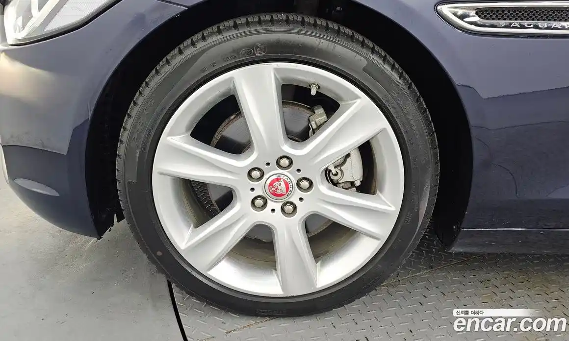 Jaguar XE 2017 2.0 гидро в Москве № 335845, фото 5