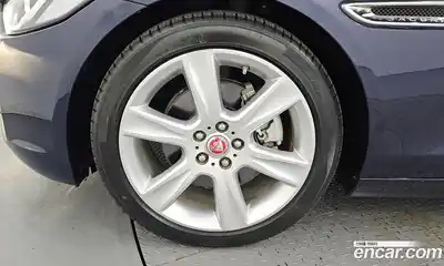 Jaguar XE 2017 2.0 гидро в Москве № 335845, миниатюра 5
