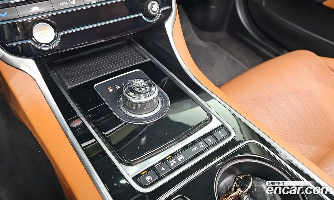Jaguar XE 2017 2.0 гидро в Москве № 335845, фото 9