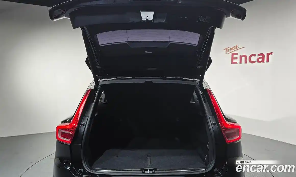 Volvo XC40 2019 2.0 гидро в Москве № 373772, фото 19
