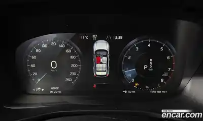 Volvo XC40 2019 2.0 гидро в Москве № 373772, миниатюра 7