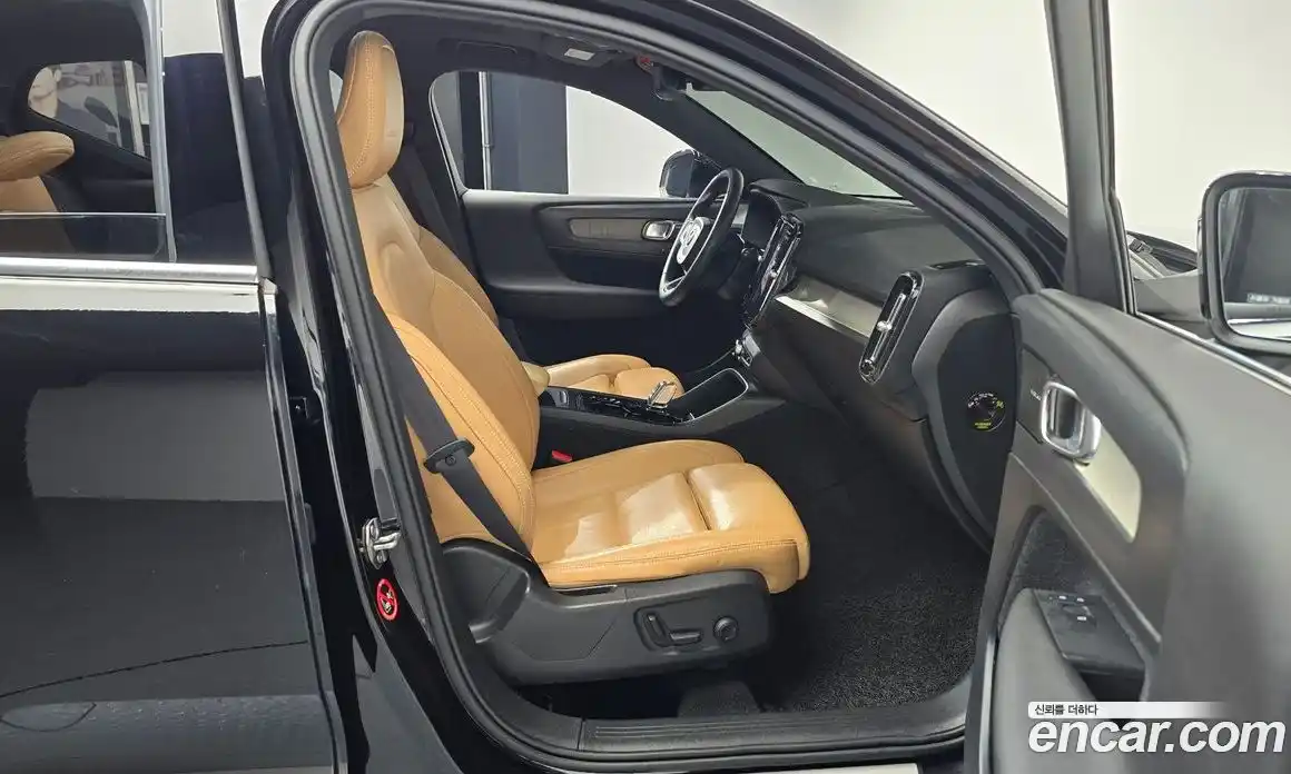Volvo XC40 2019 2.0 гидро в Москве № 373772, фото 10