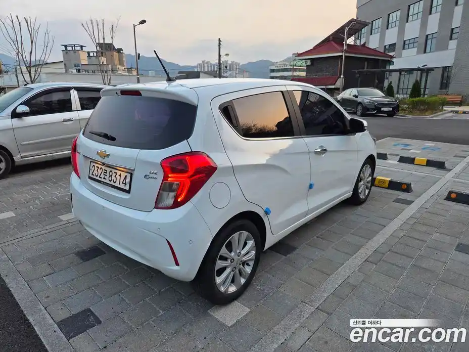 Chevrolet Spark 2015 1.0 гидро в Москве, фото 3