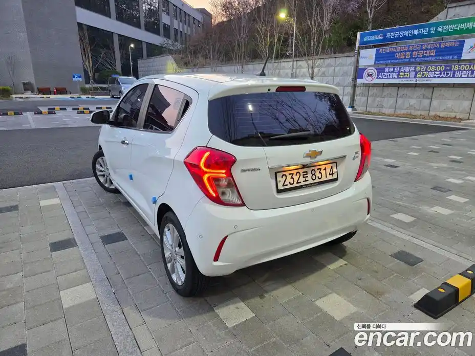Chevrolet Spark 2015 1.0 гидро в Москве, фото 4