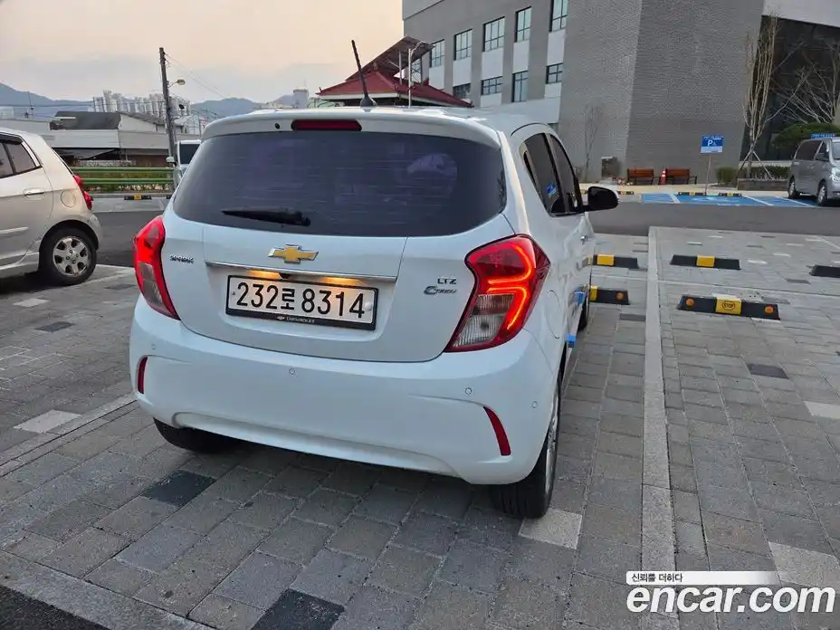 Chevrolet Spark 2015 1.0 гидро в Москве, фото 7