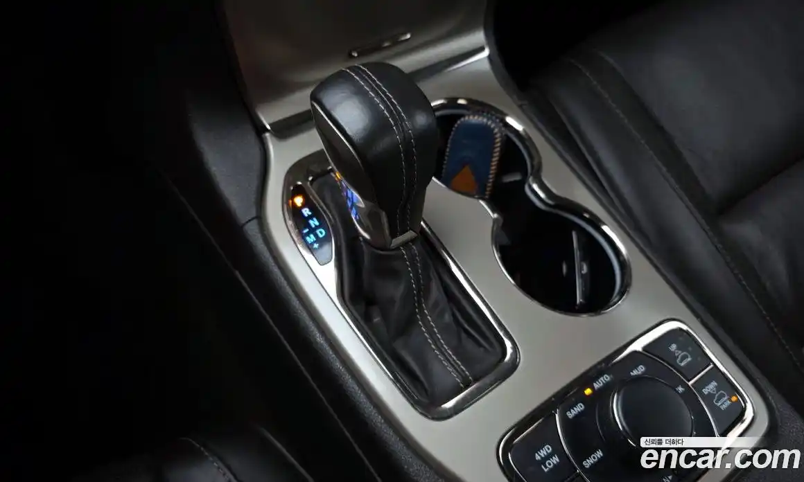 Jeep Cherokee 2016 3.0 гидро в Москве № 472803, фото 9