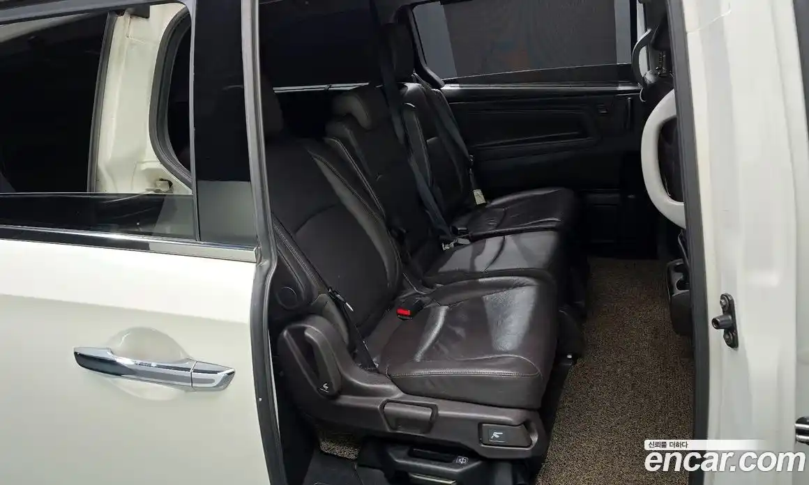 Honda Odyssey 2018 3.5 гидро в Москве № 473297, фото 12