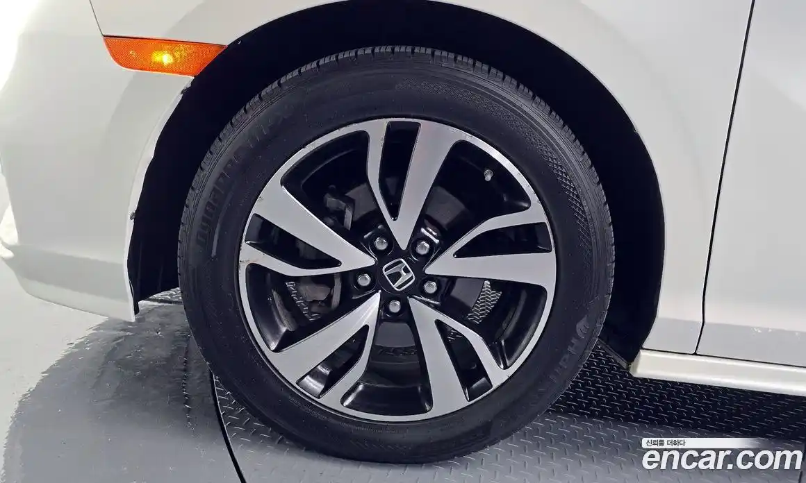 Honda Odyssey 2018 3.5 гидро в Москве № 473297, фото 5