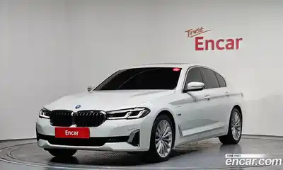 BMW 5-Series, 2022