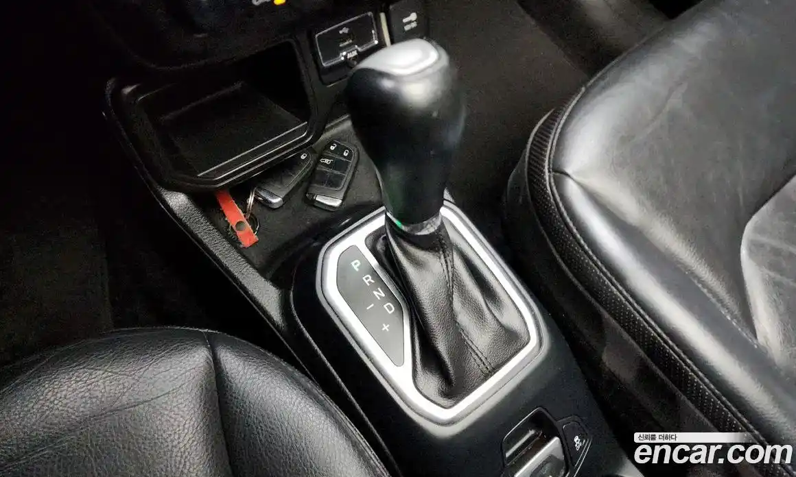 Jeep Renegade 2018 2.4 гидро в Москве № 609709, фото 9