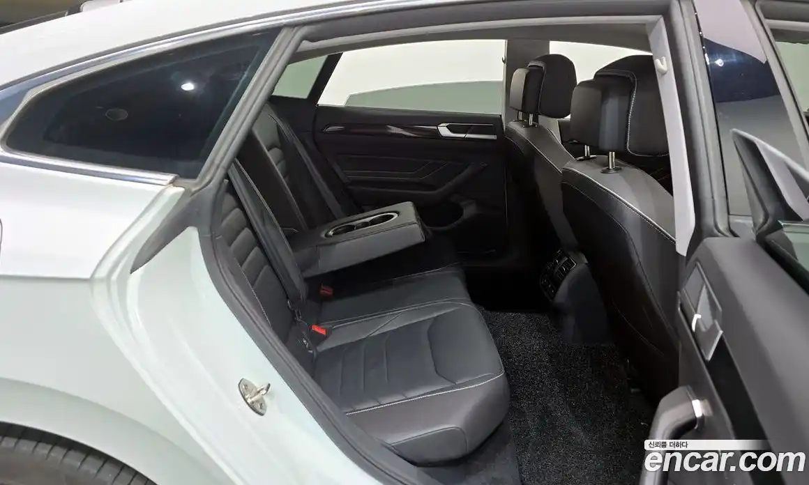 Volkswagen Arteon 2023 2.0 гидро в Москве № 629034, фото 12