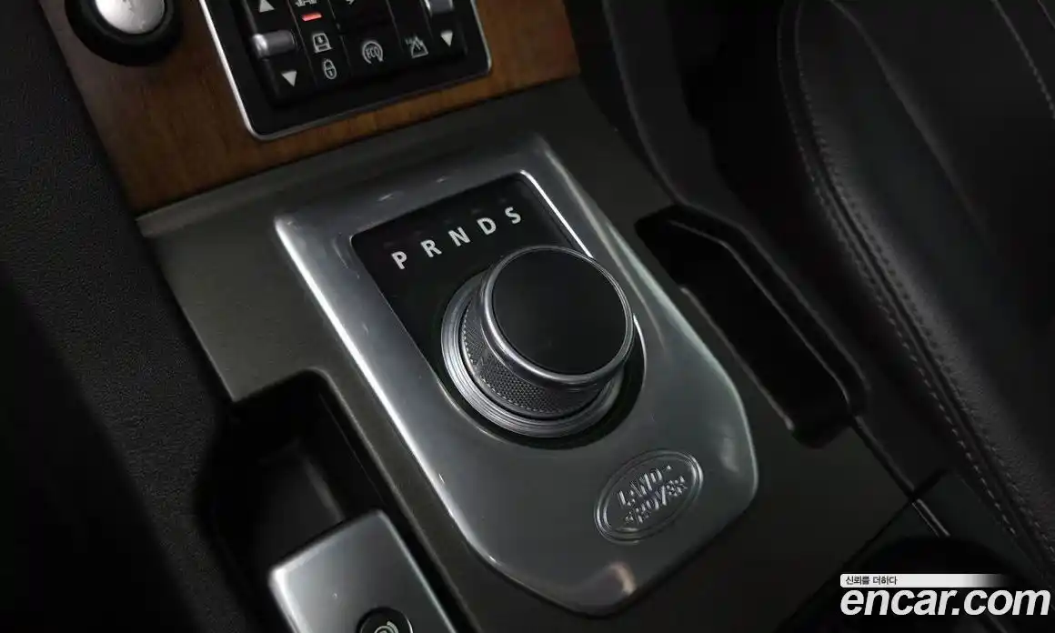 Land Rover Discovery 2015 3.0 гидро в Москве № 724423, фото 9