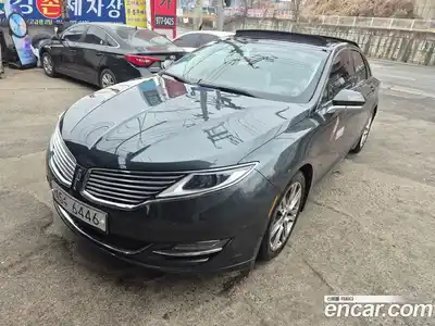 Lincoln MKZ, 2015