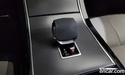 Land Rover Range-Rover Evoque 2024 2.0 гидро в Москве № 765954, миниатюра 9